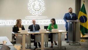 El Salvador y Brasil acuerdan proyectos de cooperación