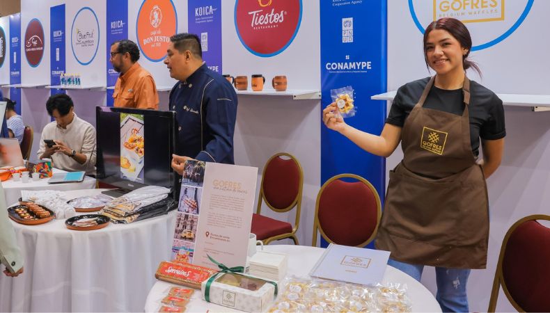 Entregan fondos no reembolsables para emprendimientos