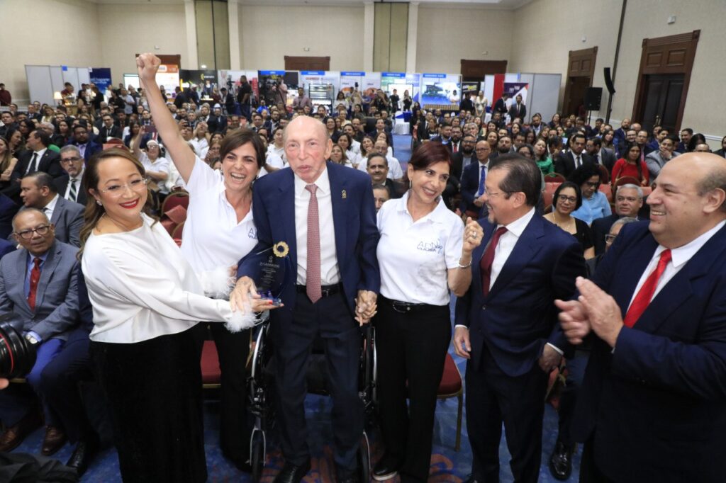 Vijosa consolida su liderazgo como principal exportador farmacéutico en El Salvador