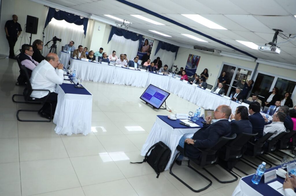 Consejo Superior del Trabajo con primeros acuerdos para enviar al presidente Nayib Bukele