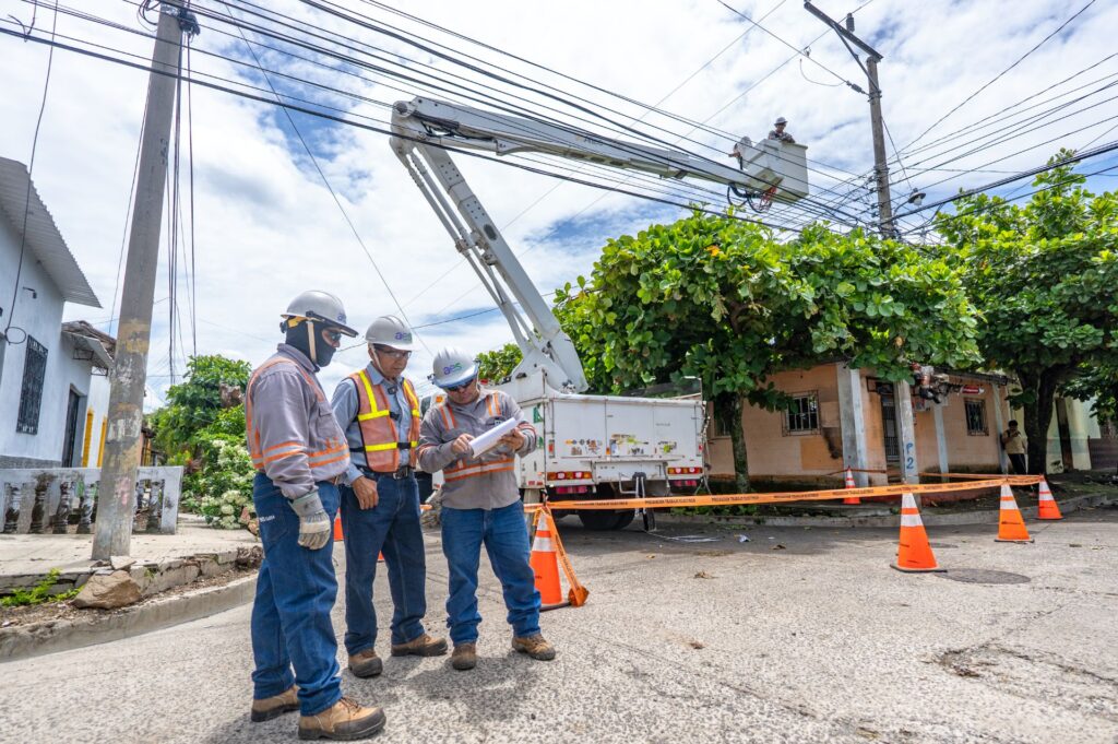 AES CAESS realizó inversión que beneficiará a más de 100 mil personas en Chalatenango