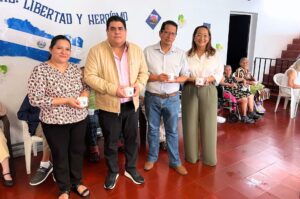 INQUIFAR junto a Laboratorios Pharmator entregaron donativo a hogar de ancianos
