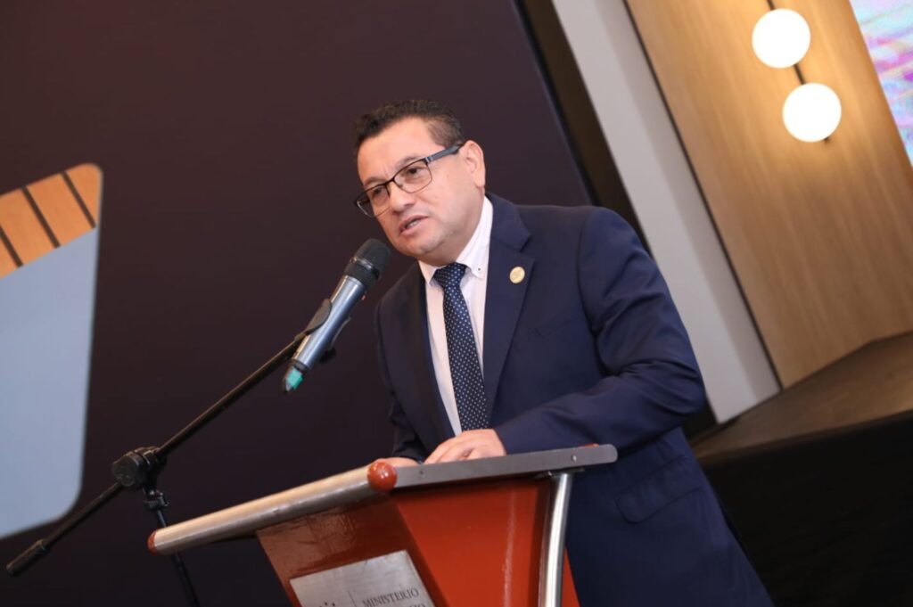 Ministro de trabajo de El Salvador destaca en reunión de OIT creación del Consejo Superior del Trabajo