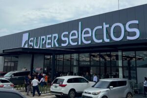 Súper Selectos volvió a abrir sus puertas en sucursal Los Santos