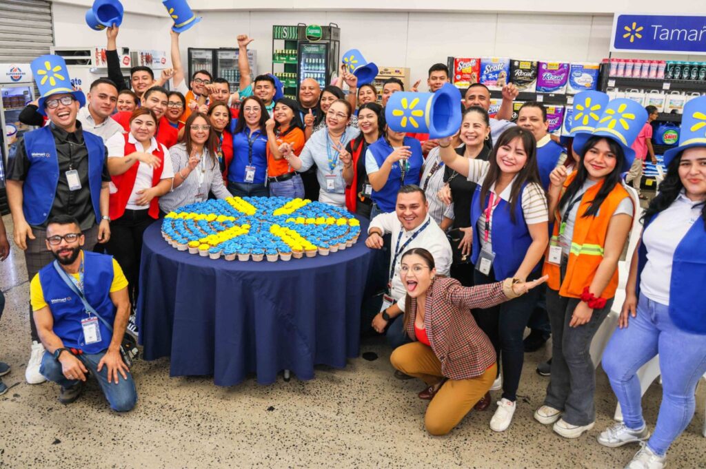 Walmart celebró los 20 años de presencia en El Salvador
