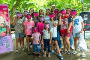 Empresas ADOC y Fundación Viva Juntos por la Niñez entregaron zapatos