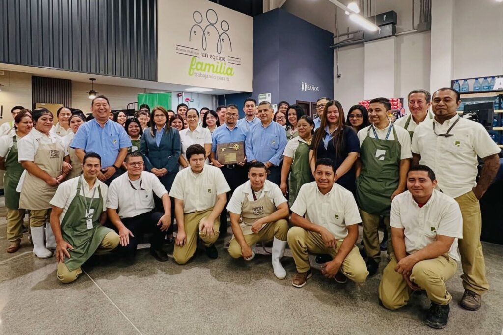 Súper Selectos inauguró nueva sucursal en Santa Ana