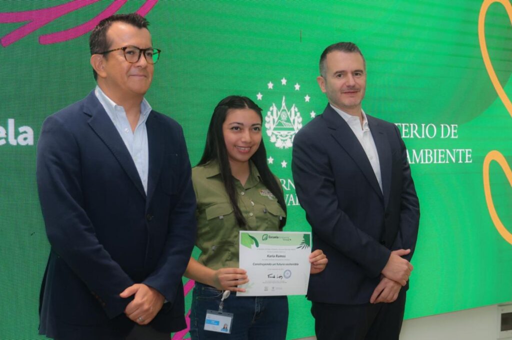 Colaboradores de Nestlé El Salvador finalizaron curso de “Construyendo un Futuro Sostenible”