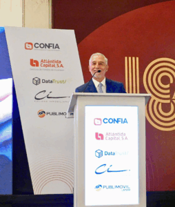 CMI Capital participó en el evento de aniversario de El Economista en El Salvador, en donde compartieron una ponencia.