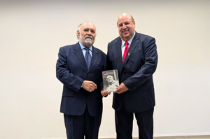 Se presentó el libro “Tientos y Narraciones: Ensayos, Cuentos y Discursos”