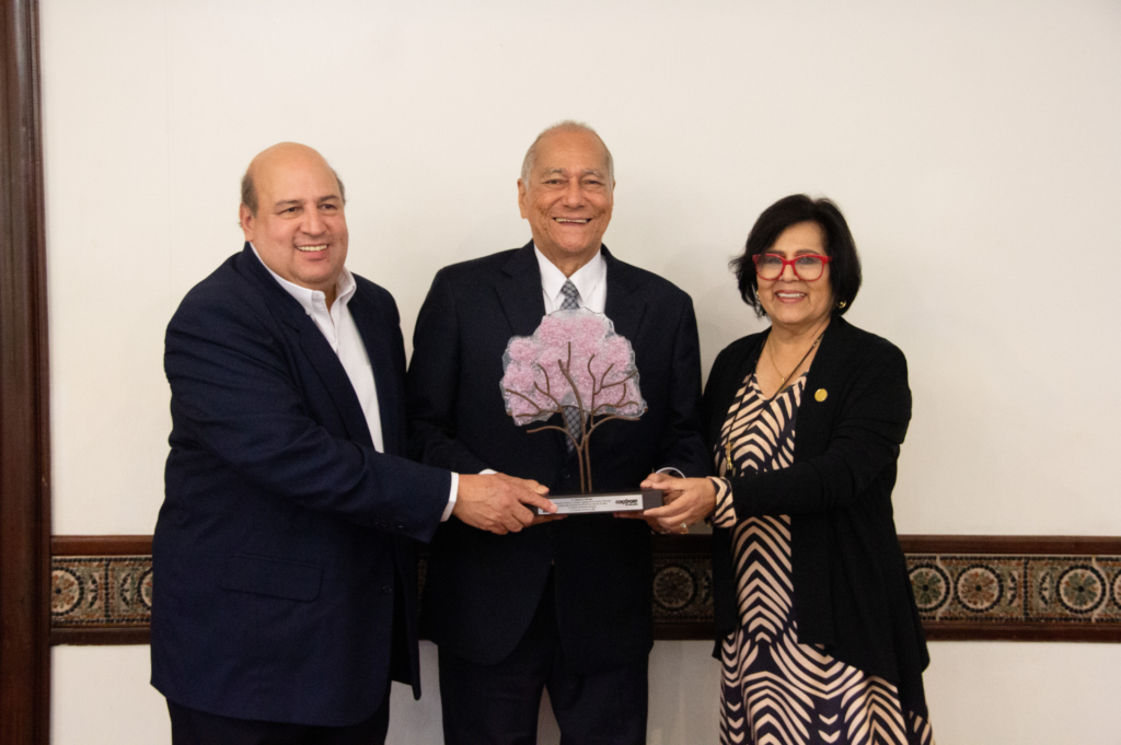 ASI y COEXPORT brindaron un homenaje a la trayectoria de Rigoberto Monge