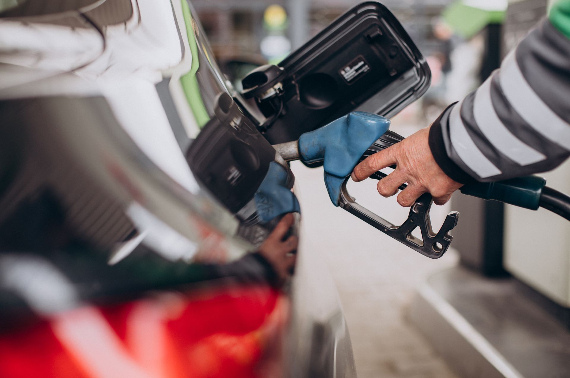 Habrán variaciones en precios de combustibles en El Salvador