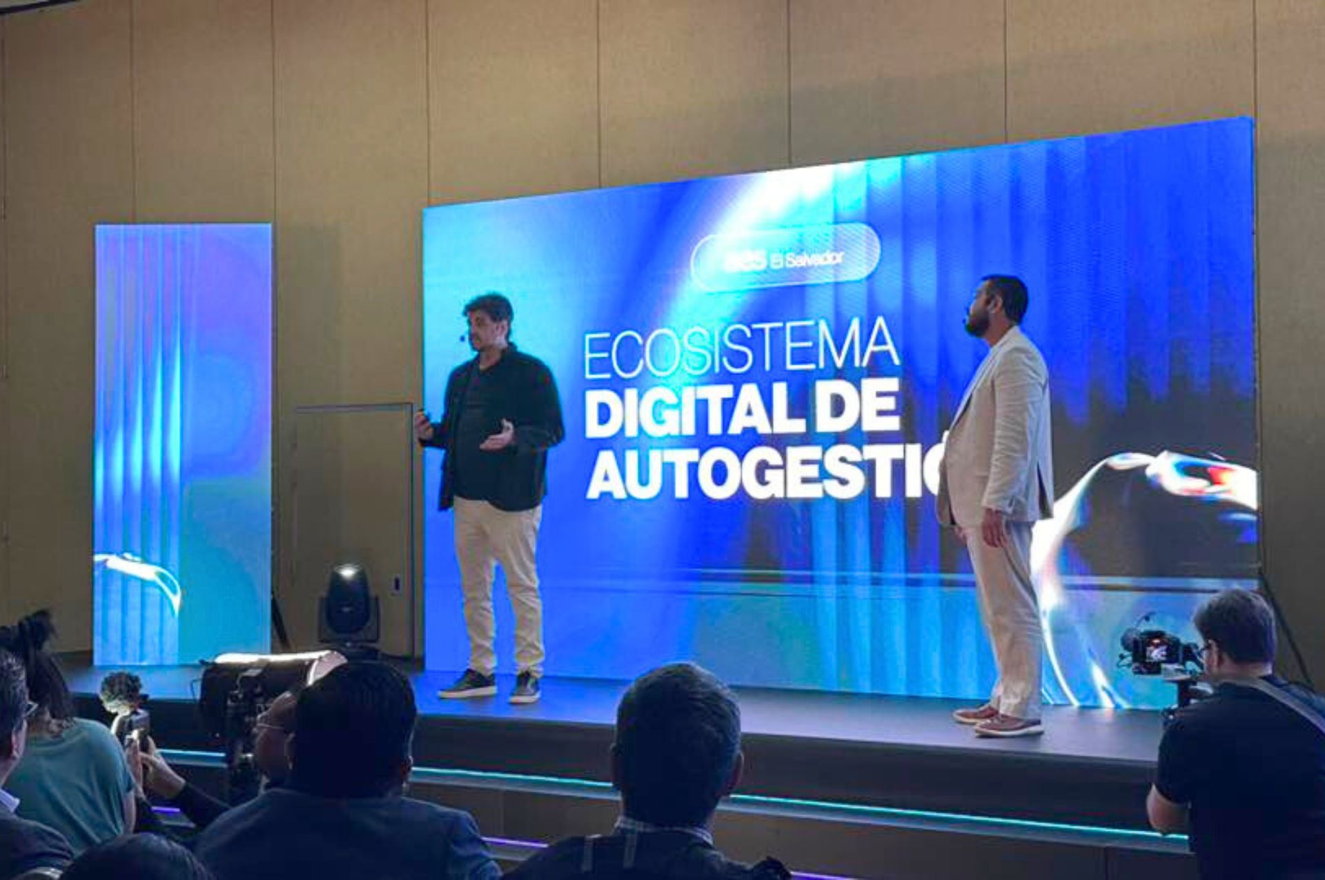 AES fortalece su ecosistema digital con servicio de autogestión