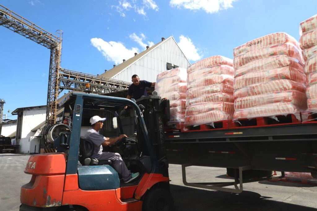 Exportaciones en El Salvador a enero de 2026 presentaron crecimiento