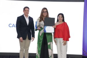 Presidenta de DELSUR fue parte de premiación a mujeres líderes con mejor reputación