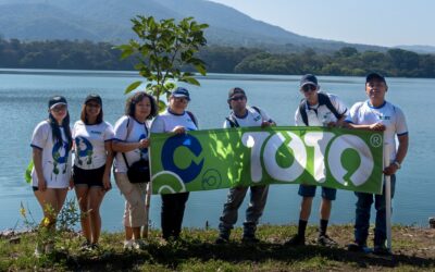 TOTO Plásticos realizó una jornada de limpieza y restauración en la Laguna de Chanmico