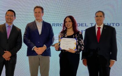 AFP Crecer otorga dos reconocimientos a Nauterra por su compromiso con sus colaboradores