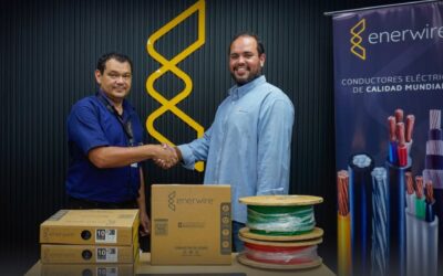 Enerwire realizó un donativo para el proceso educativo de universitarios