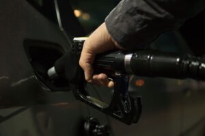 Combustibles al alza en El Salvador, opciones para disminuir su impacto en la industria