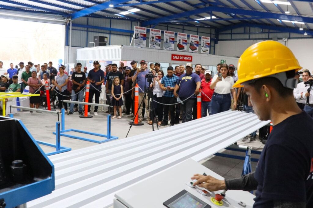 Galvanissa inaugura nuevo Megaservicio en Zacatecoluca