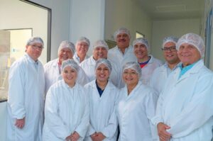 Junta directiva de ASI visitó las instalaciones de Laboratorios VIJOSA