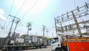 AES El Salvador fortalece red eléctrica de Chalatenango