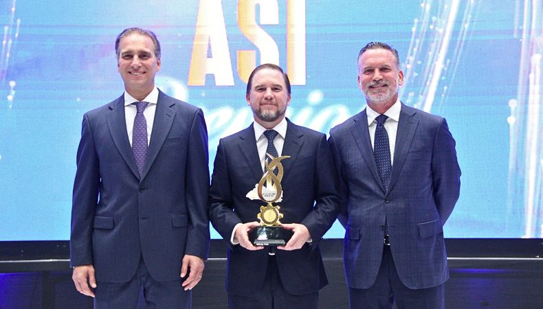 Premio ASI 2026 fue para Ricardo Poma como homenaje póstumo a su trayectoria La Asociación Salvadoreña de Industriales (ASI) realizó su gala de “Premio ASI 2026” en la que se brindó un reconocimiento a una figura empresarial destacada.