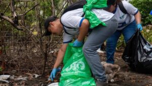 TOTO Plásticos realizó jornada de limpieza en Ahuachapán