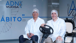 Laboratorios VIJOSA recibió la visita del ministro de Hacienda, Jerson Posada