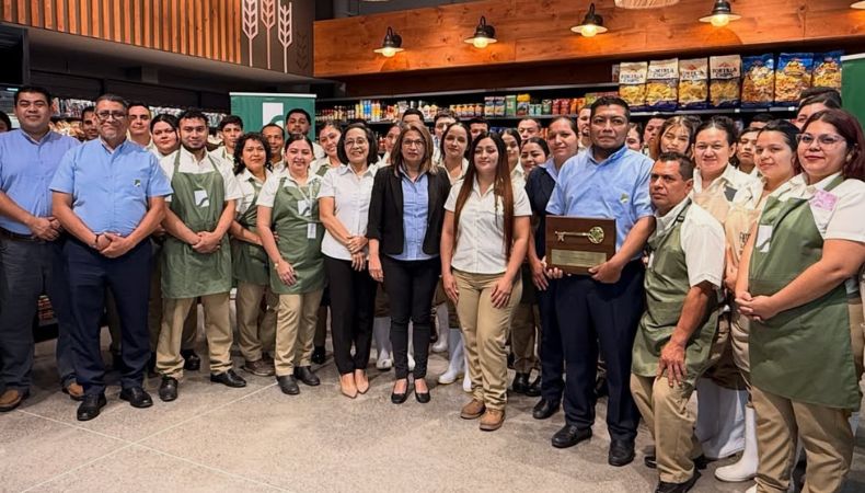 Súper Selectos inaugura su sala número 123 en El Salvador