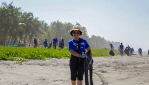 Banco Cuscatlán realizó una jornada de limpieza en playa salvadoreña