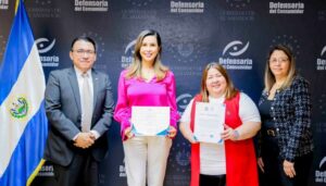 Walmart recibe reconocimiento de la Defensoría del Consumidor