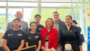 Súper Selectos y Fundación Calleja apoyan al talento joven de El Salvador