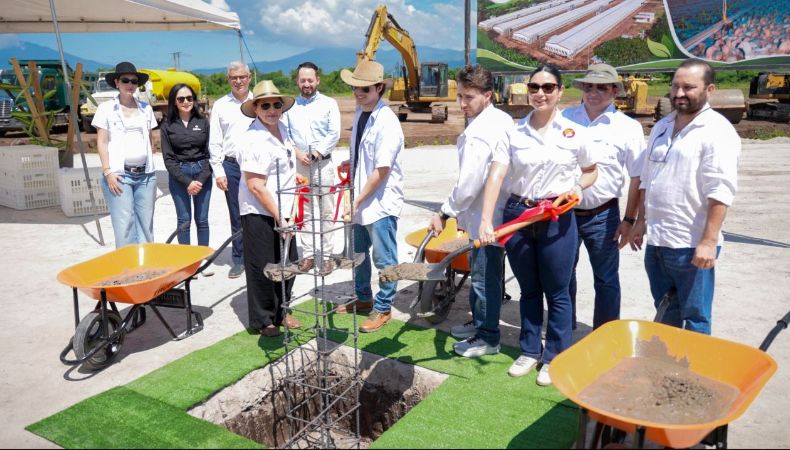 Grupo Campestre colocó primera piedra de su proyecto de expansión de operaciones Grupo Campestre colocó la primera piedra en su proyecto de expansión de sus operaciones que les permita ampliar su capacidad productora.